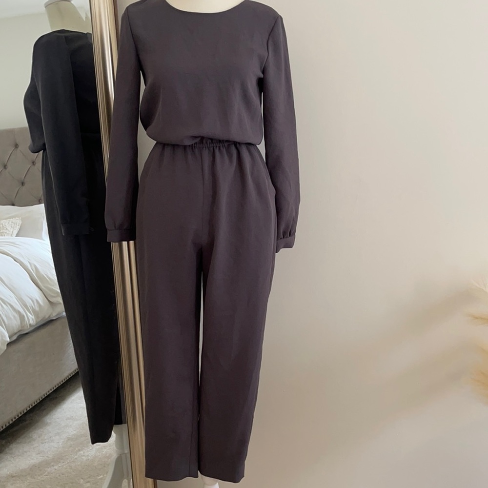 Aritzia Wilfred Charcoal Long Sleeve Jumpsuit With Pockets.